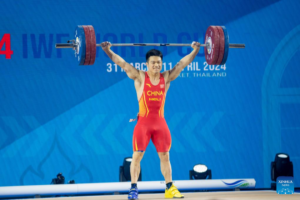 China's weightlifting veteran Shi overcomes himself